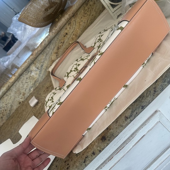 New Tory Burch Ella printed nylon large tote - Picture 8 of 9